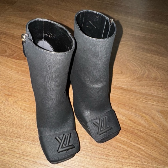 NEVER WORN | Louis Vuitton Shake Platform Ankle Boot - Picture 9 of 10